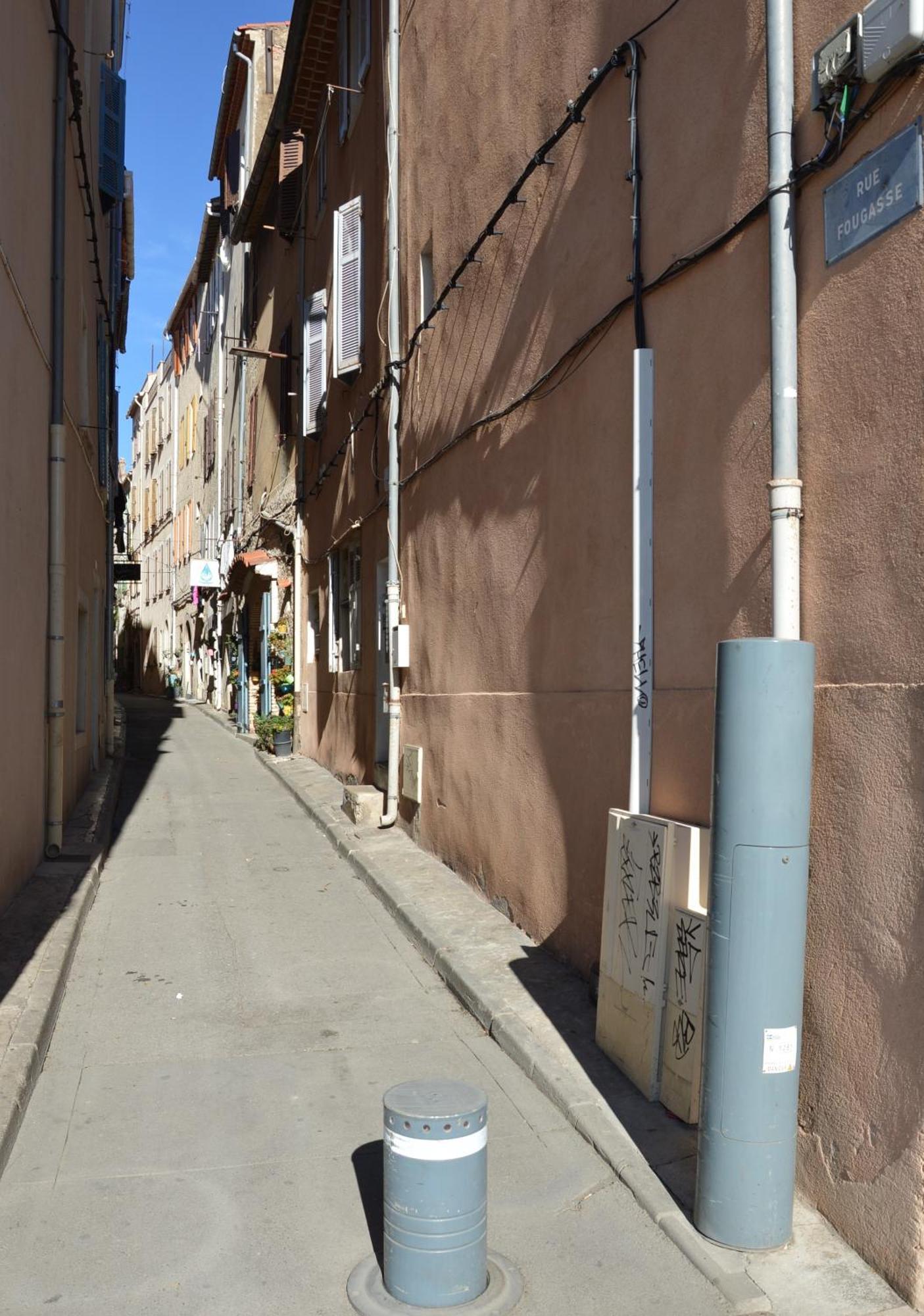 Chez Hugo Confortable Clim, Wifi, Parking, Centre Ville, Commerces, Port, Plages A Pieds *